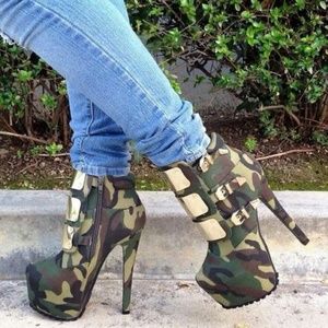 Privileged Dragonar Army Platform Bootie varied sizes